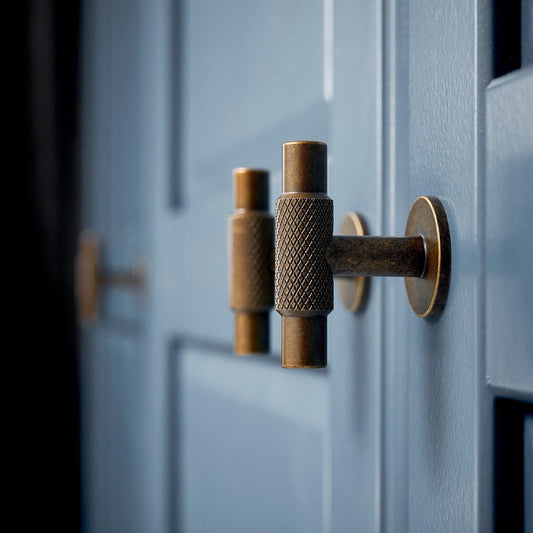 Furnipart Manor Knurled Handles & Knobs Antique Brass