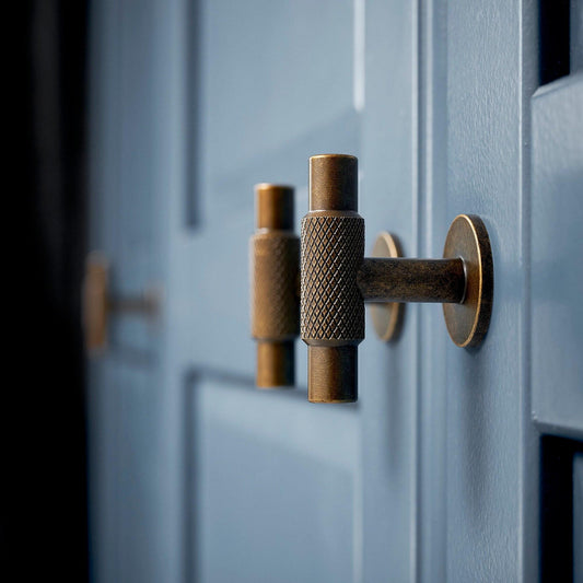 Furnipart Manor Knurled Handles & Knobs Antique Brass