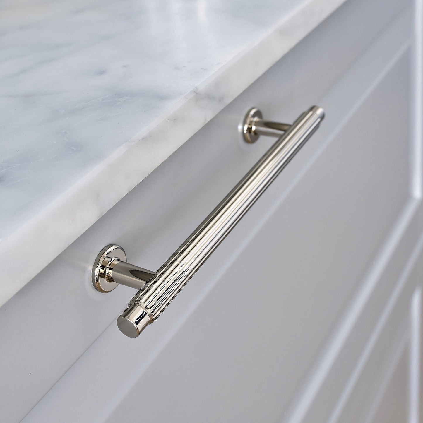 Howdens Fluted Handle & Knob 177.5mm 690mm Round Knob T- Knob Polished Nickel Effect Classic