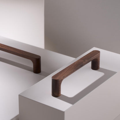 Vonsild Pinta Oak Clear Lacquered Wooden Handle 128mm 192mm & 256mm