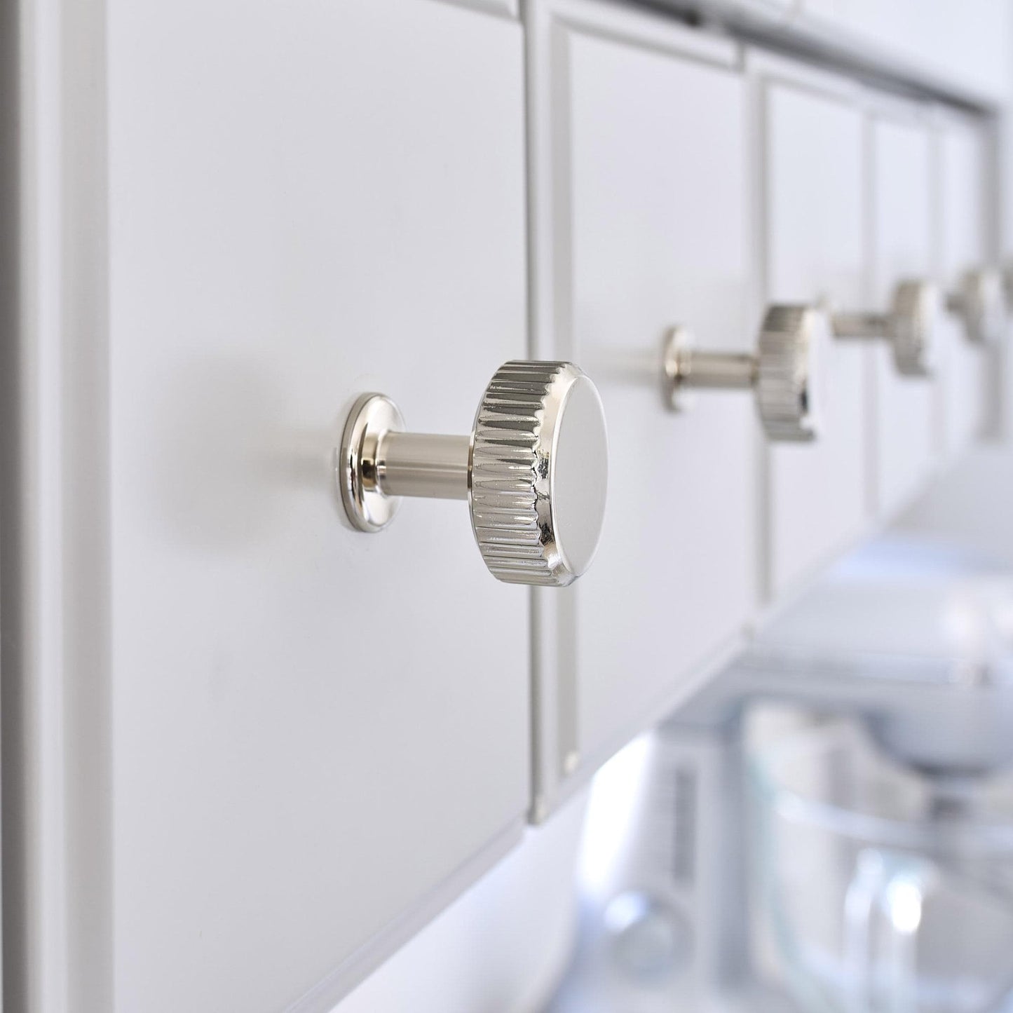 Howdens Fluted Handle & Knob 177.5mm 690mm Round Knob T- Knob Polished Nickel Effect Classic
