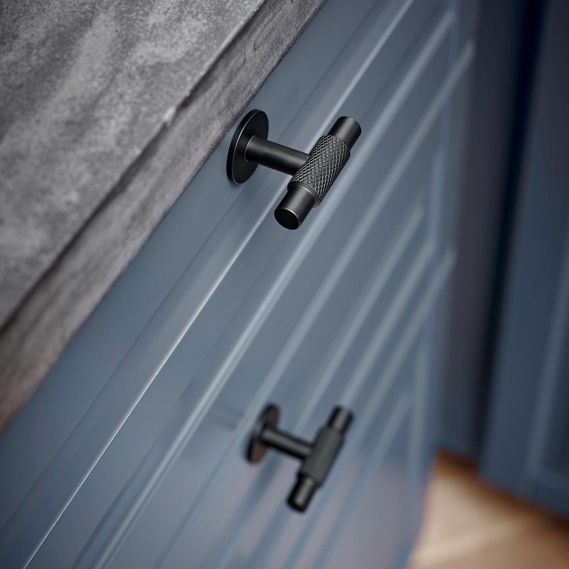 Furnipart Manor Knurled Handles & Knobs Matt Black