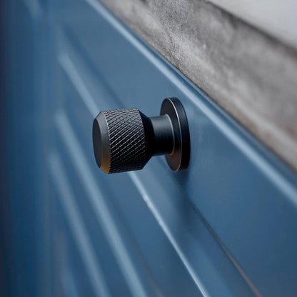 Furnipart Manor Knurled Handles & Knobs Matt Black