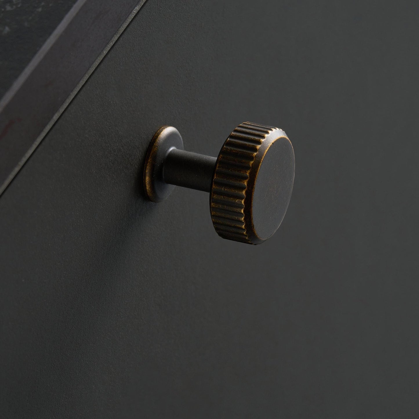 Furnipart Villa Fluted Handle & Knob 128mm 192mm Round Knob T Knob Antique Brown