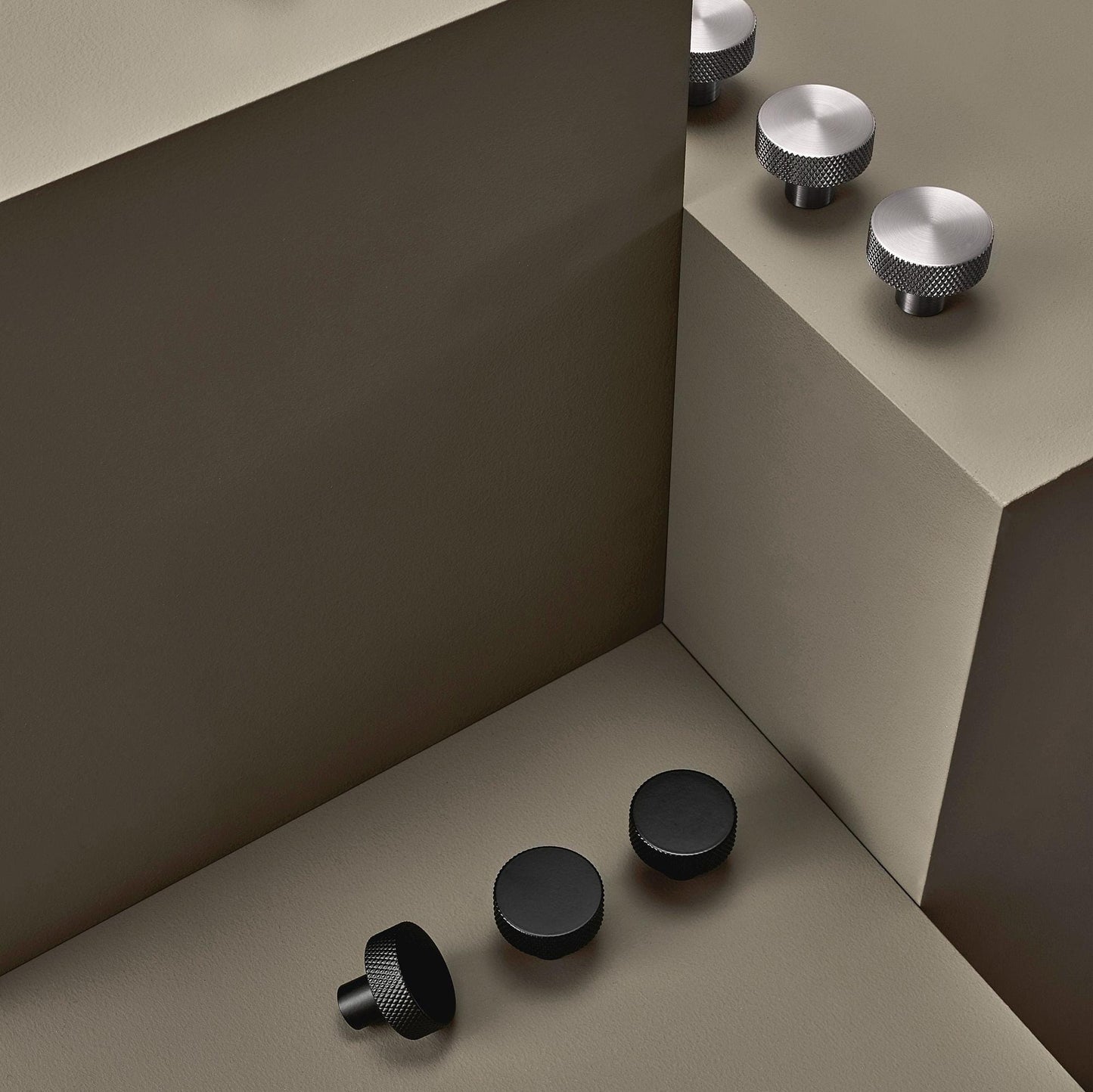 Furnipart Simon Knurled Round Knob Matt Black