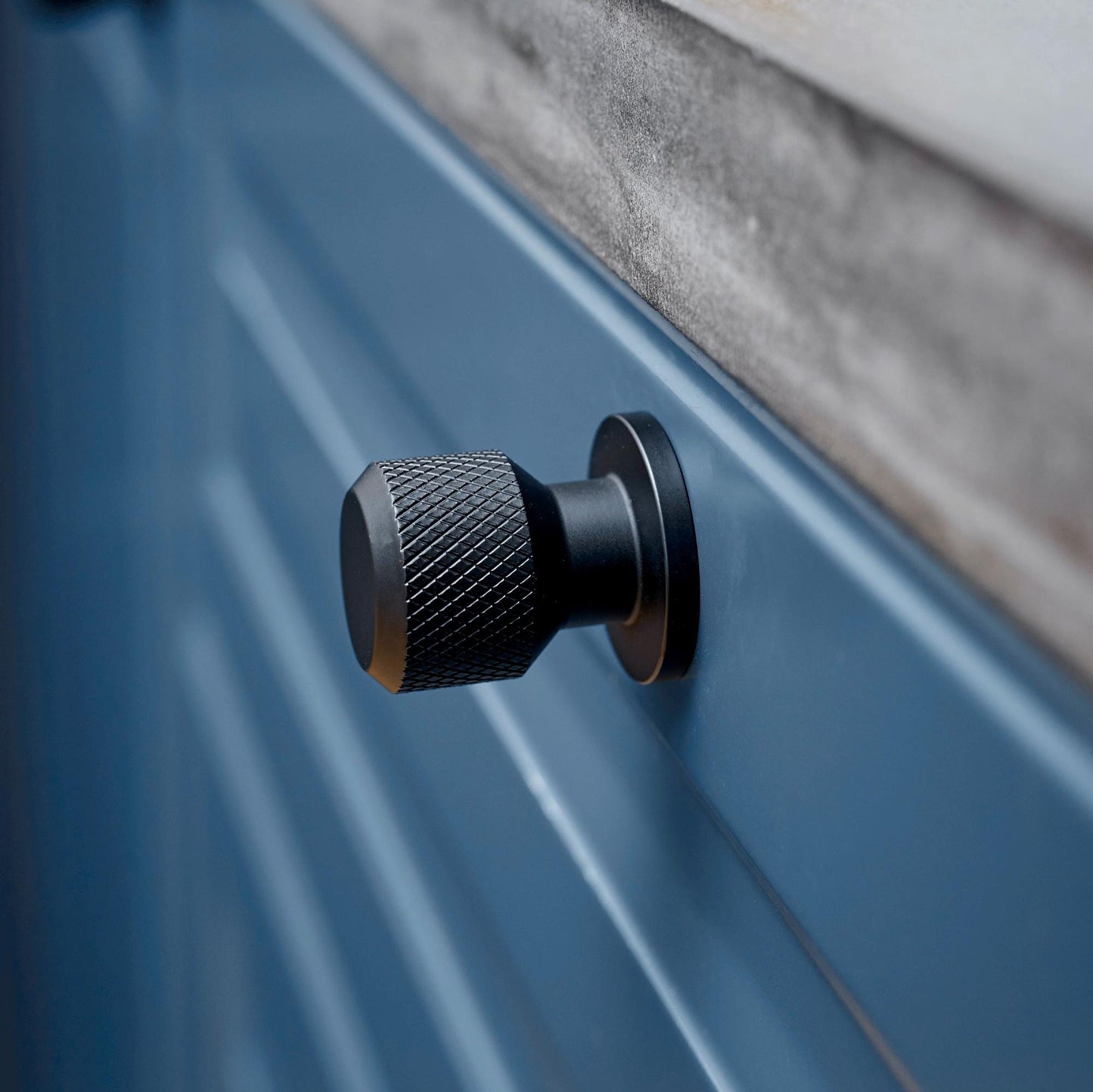 Furnipart Manor Knurled Handles & Knobs Matt Black