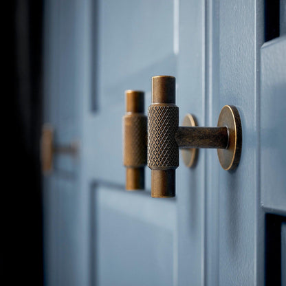 Furnipart Manor Knurled Handles & Knobs Antique Brass