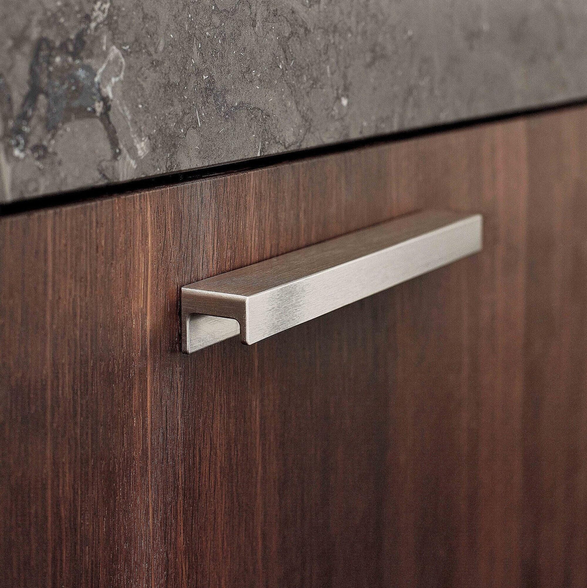 Howdens Ingot Brushed Nickel Effect Trimline Bar Cupboard Handle