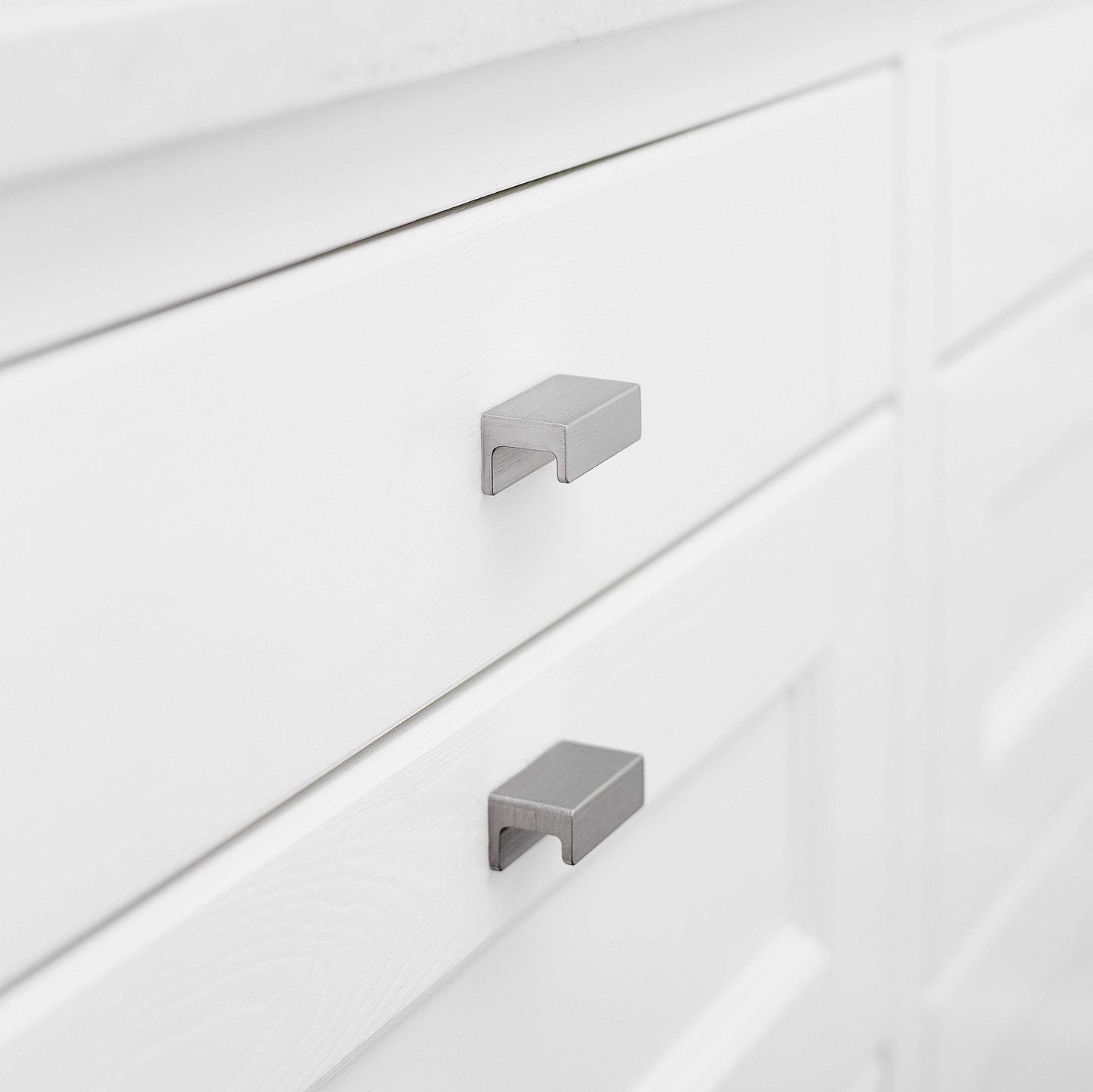 Howdens Ingot Brushed Nickel Effect Trimline Bar Cupboard Handle