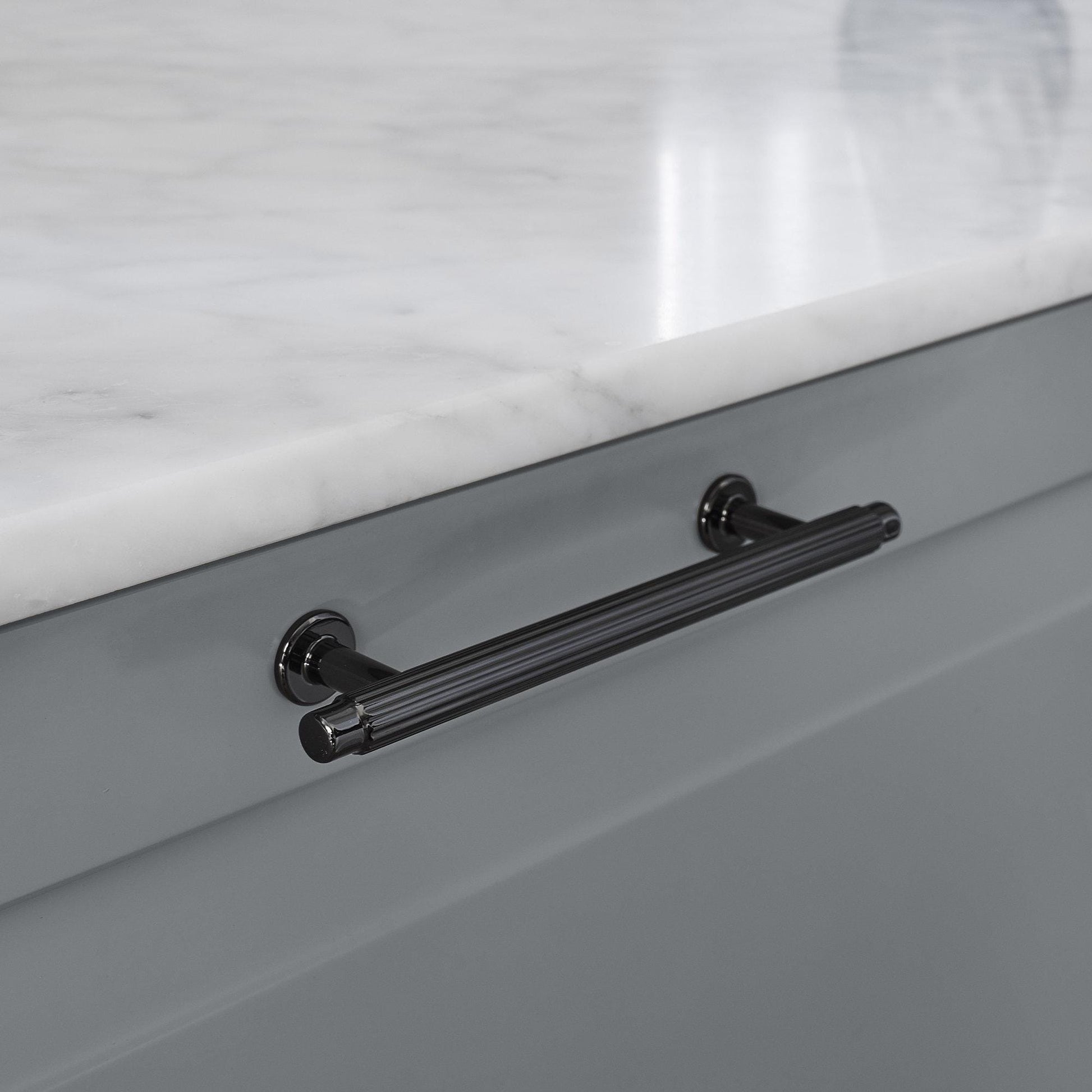 Furnipart Villa Fluted Handle & Knob 128mm 192mm Round Knob T-Knob Black Nickel