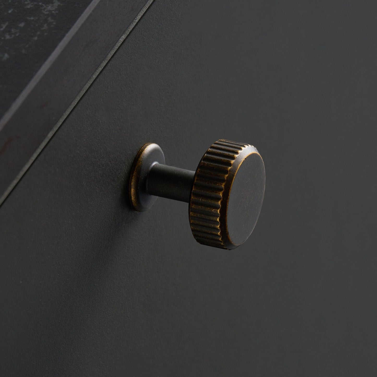 Furnipart Villa Fluted Handle & Knob 128mm 192mm Round Knob T Knob Antique Brown