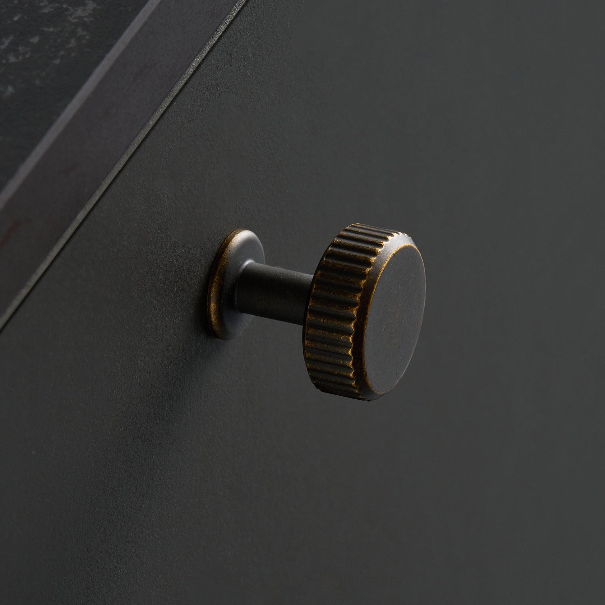 Furnipart Villa Fluted Handle & Knob 128mm 192mm Round Knob T Knob Antique Brown