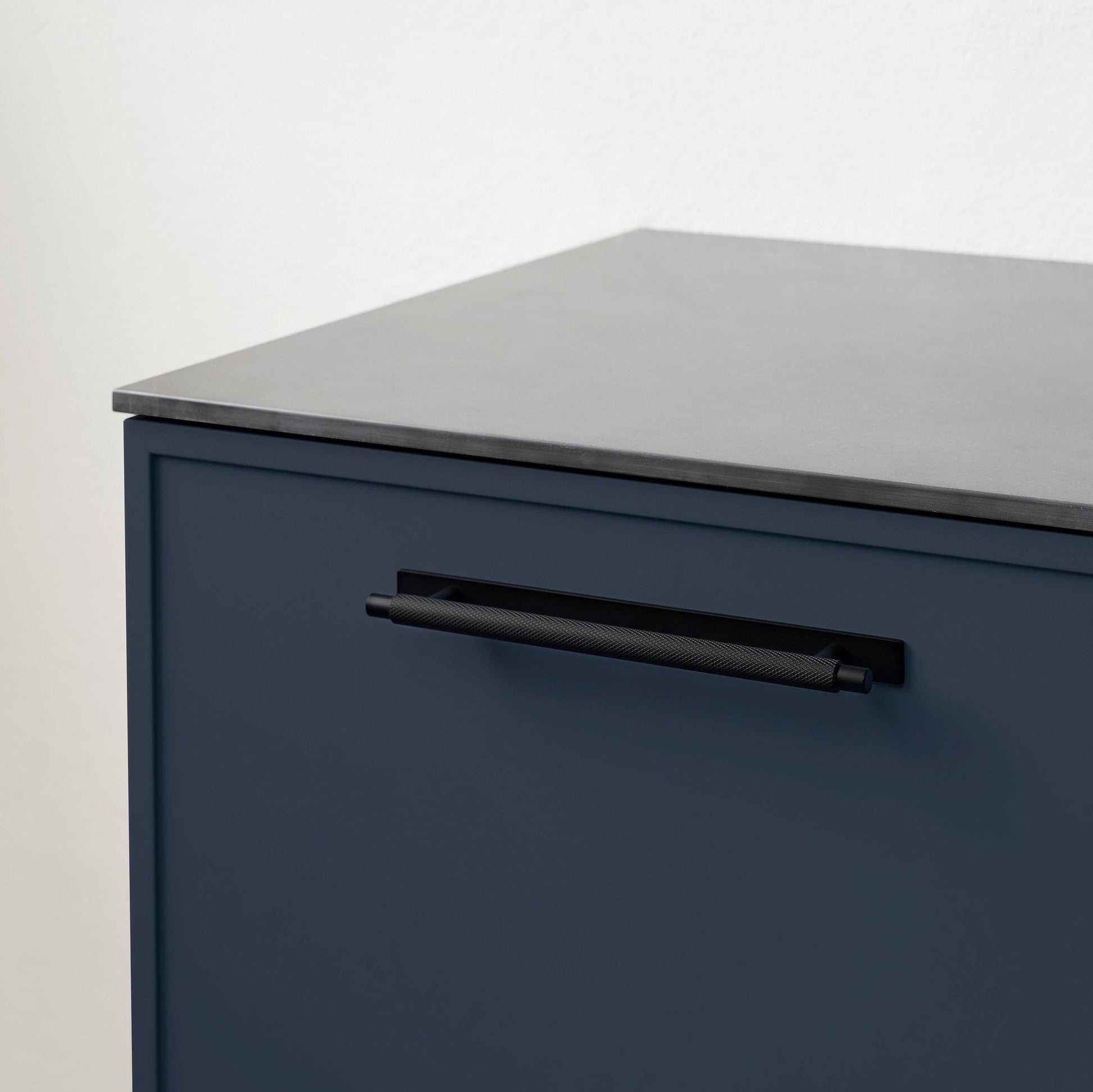 Furnipart Manor Knurled Handles & Knobs Matt Black