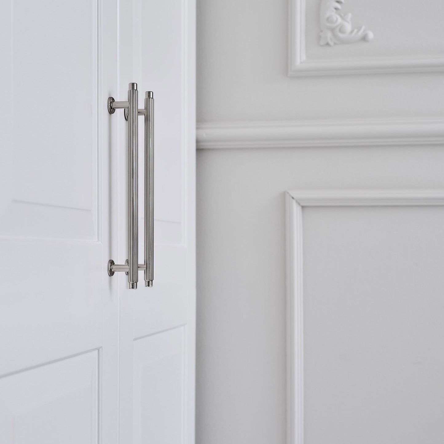 Furnipart Villa Fluted Handle & Knob 128mm 192mm Round Knob T- Knob Bright Nickel