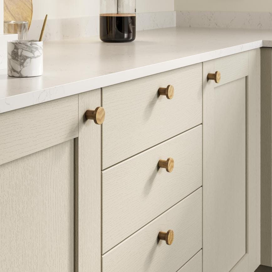 Howdens Reed Lacquered Oak Handle & Knob 50mm 200mm 400mm 900mm