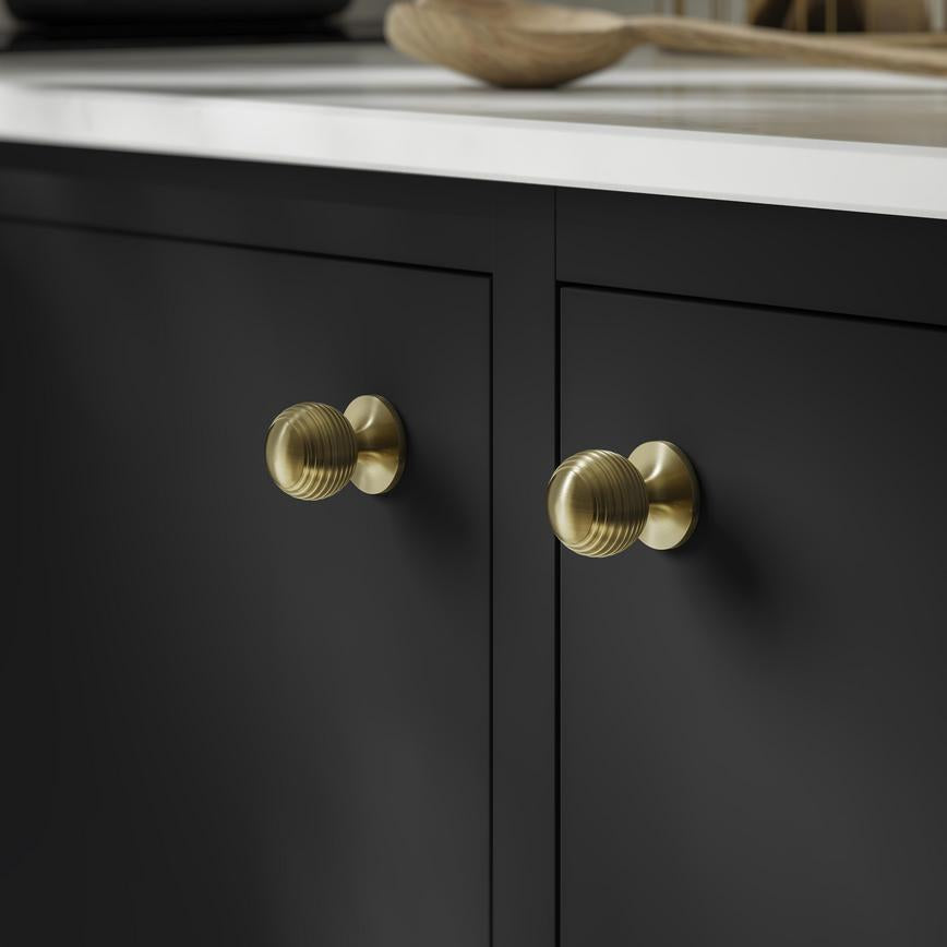 Howdens Beehive Polished Nickel Effect Fluted Round Cupboard Door Knob 32mm