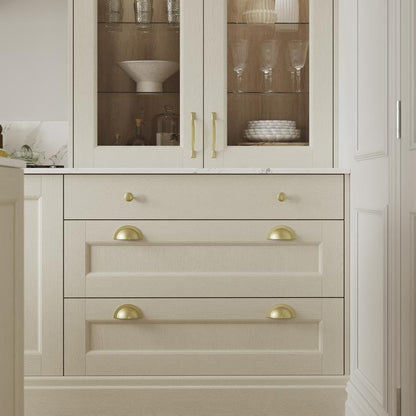 Howdens Earl Brass Effect Classic D Cupboard Handle 172mm, Cup & Knob