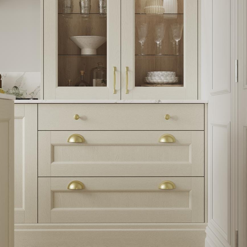 Howdens Earl Brass Effect Classic D Cupboard Handle 172mm, Cup & Knob