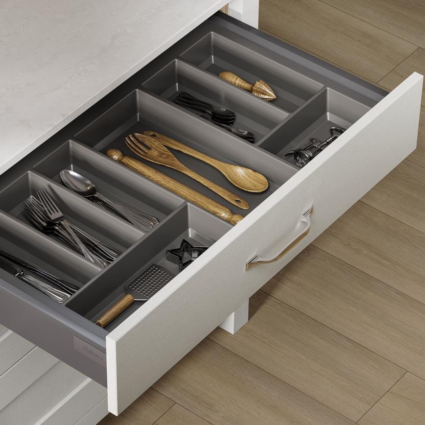 Howdens Earl Chrome Effect Classic D Cupboard Handle 172mm, Cup & Knob