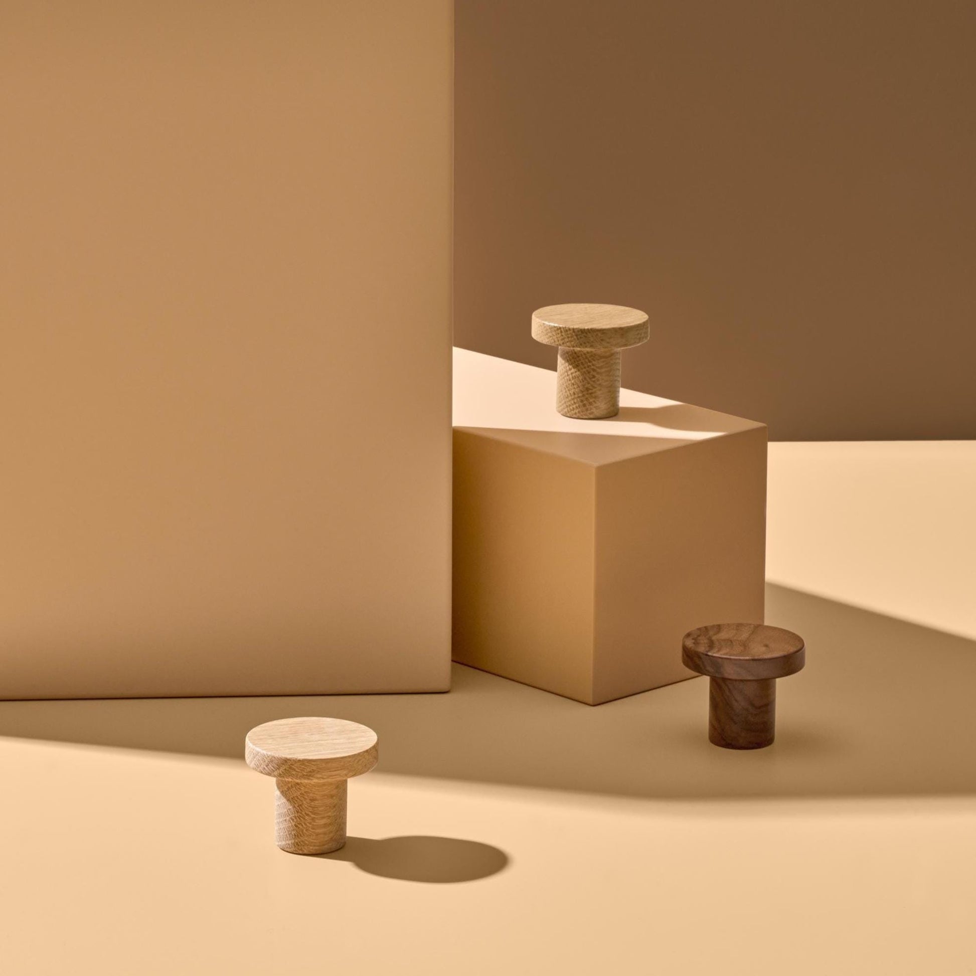 Vonsild Circum Oak Clear Lacquered Knob 33mm & 48mm