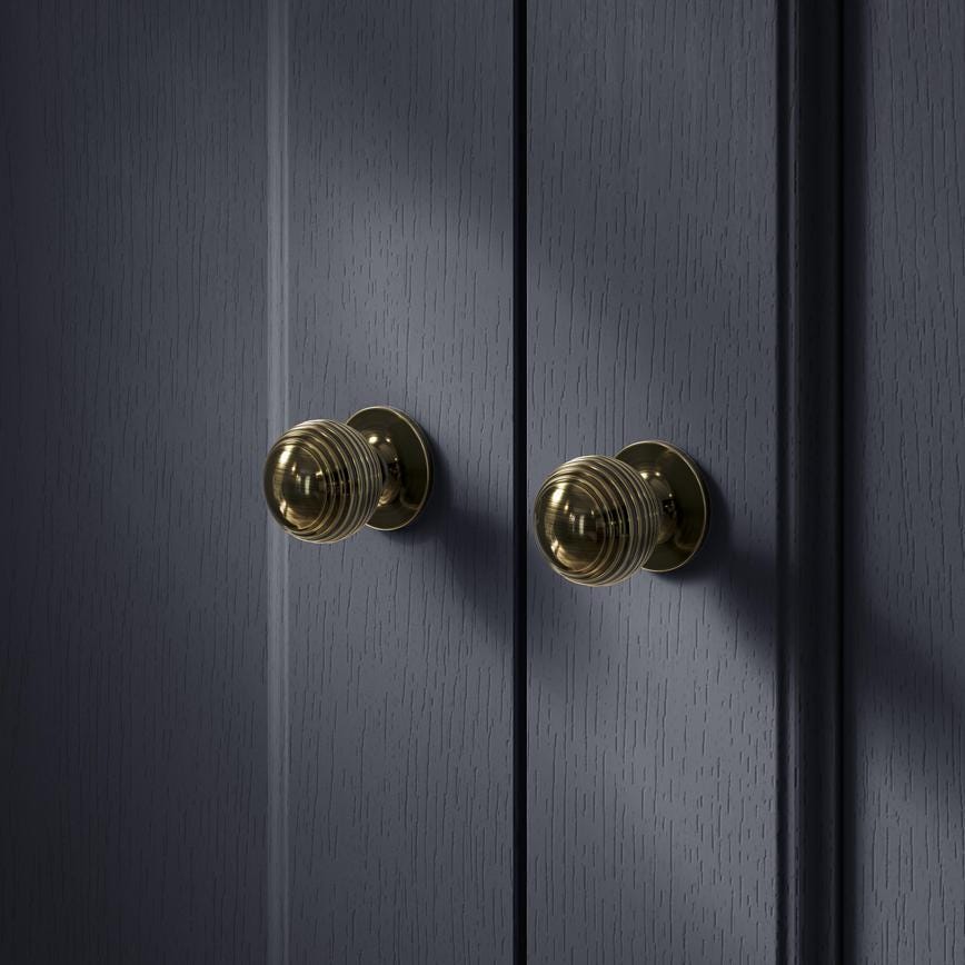 Howdens Beehive Satin Brass Effect Fluted Round Cupboard Door Knob 32mm
