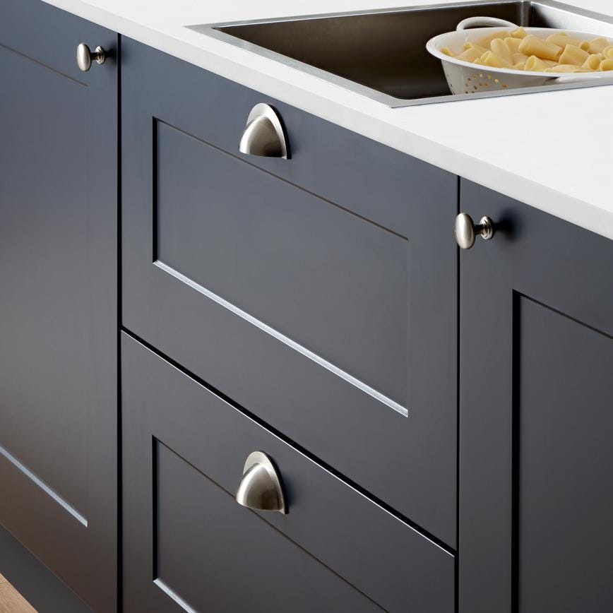 Howdens Earl Nickel Effect Classic D Cupboard Handle 172mm, Cup & Knob