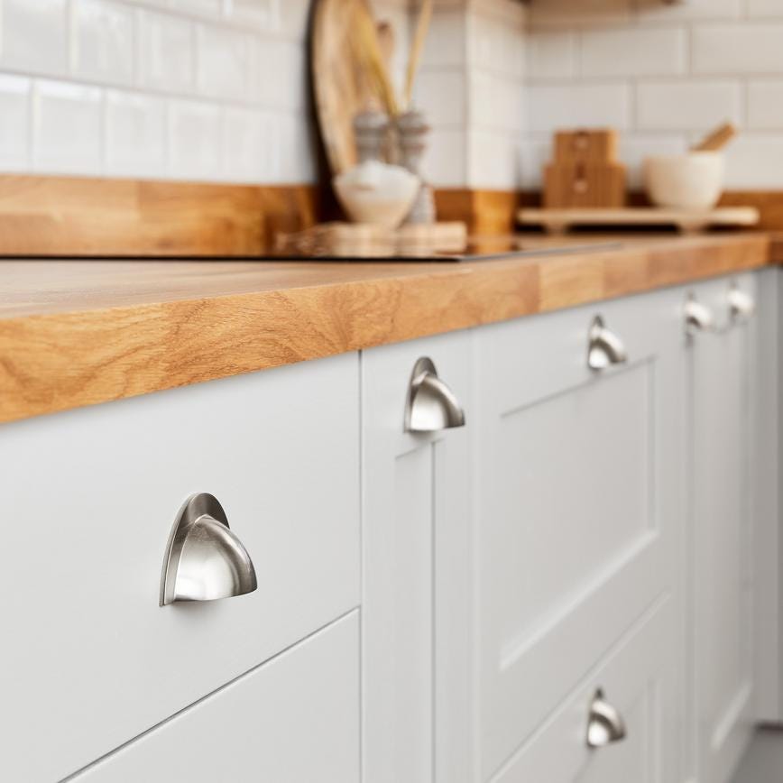 Howdens Earl Nickel Effect Classic D Cupboard Handle 172mm, Cup & Knob