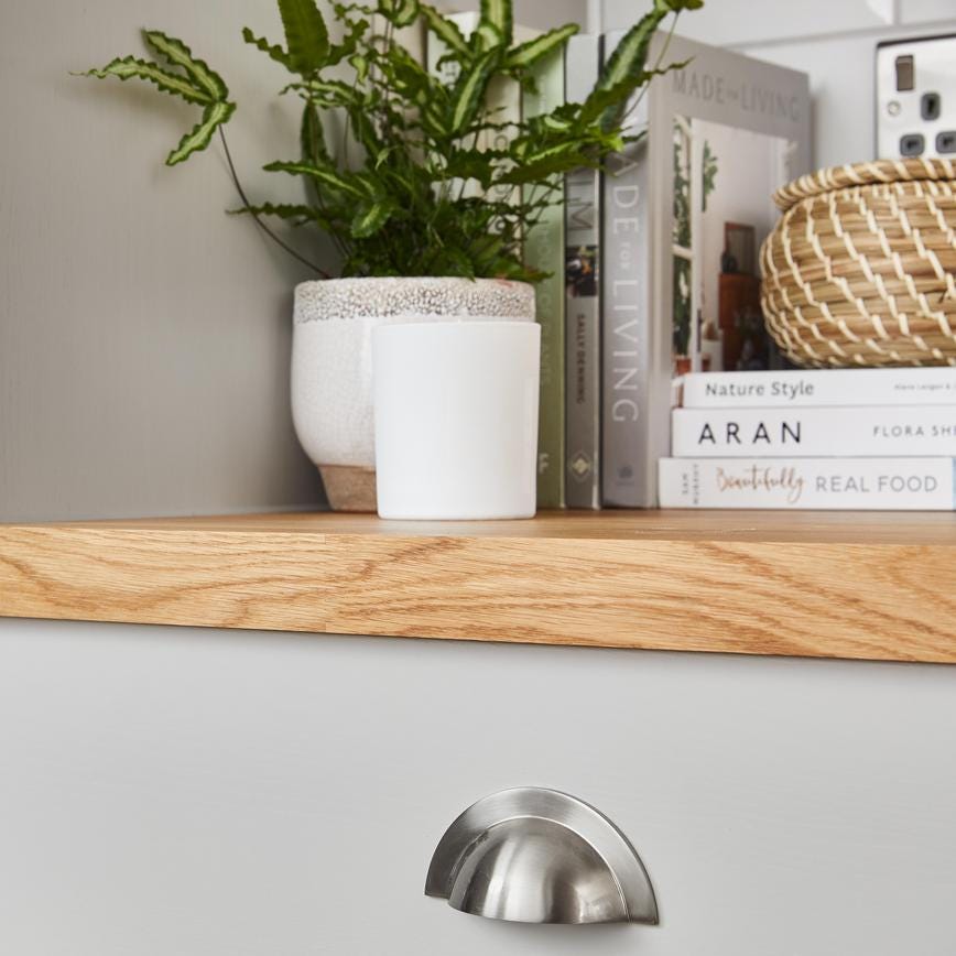 Howdens Earl Nickel Effect Classic D Cupboard Handle 172mm, Cup & Knob