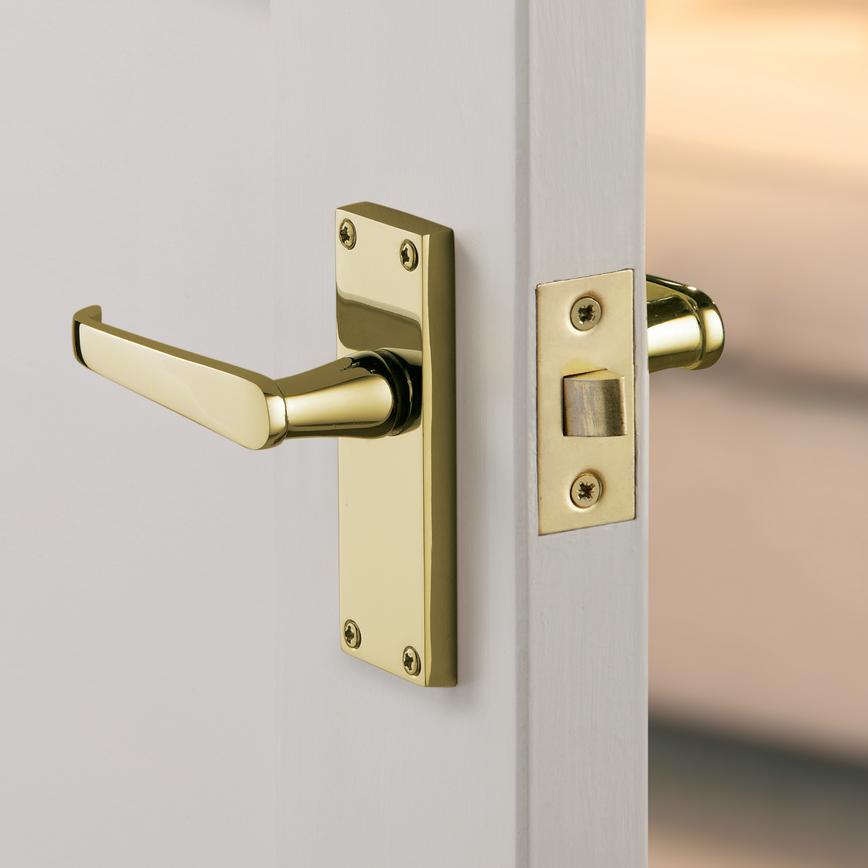 Howdens Victorian Polished Brass Lever on Backplate Latch Door Handle Pair