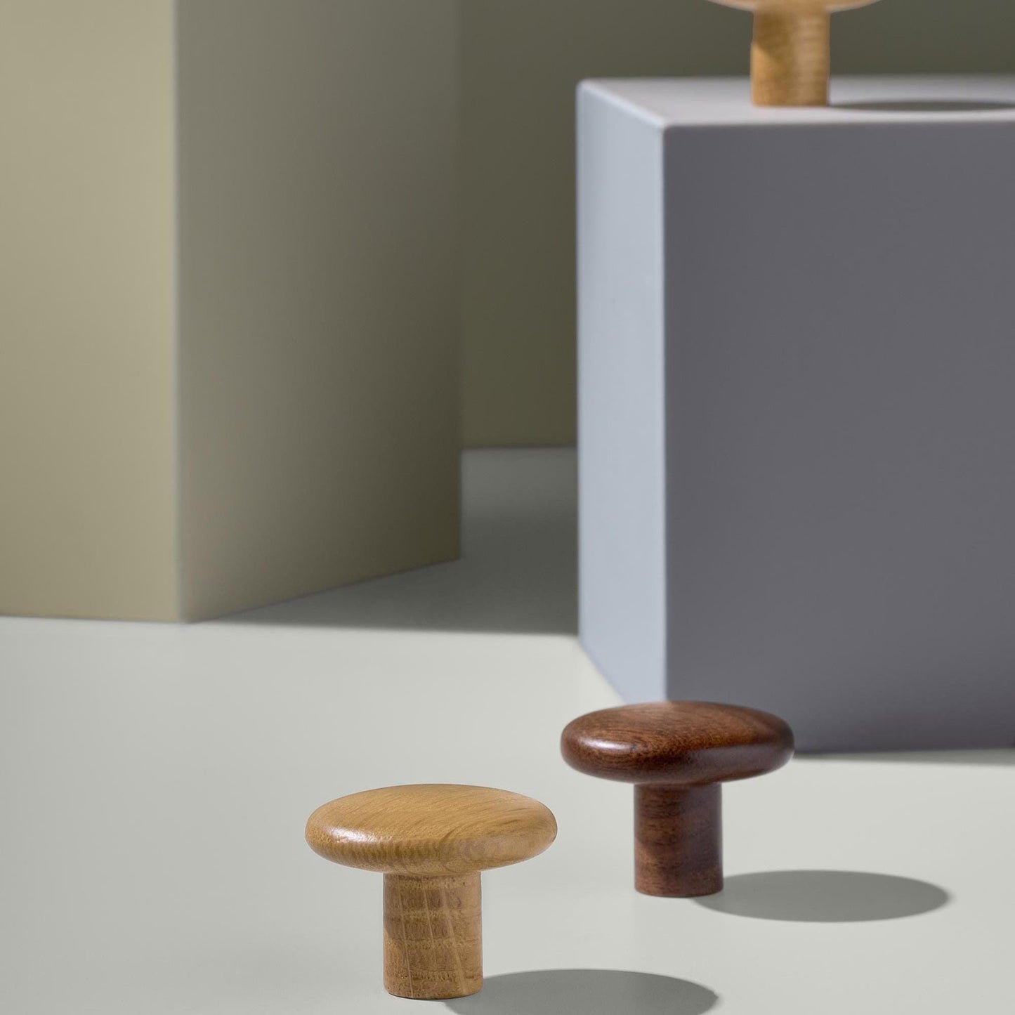 Vonsild Brutus Oak Clear Lacquered Wooden Handle 160mm & Knob