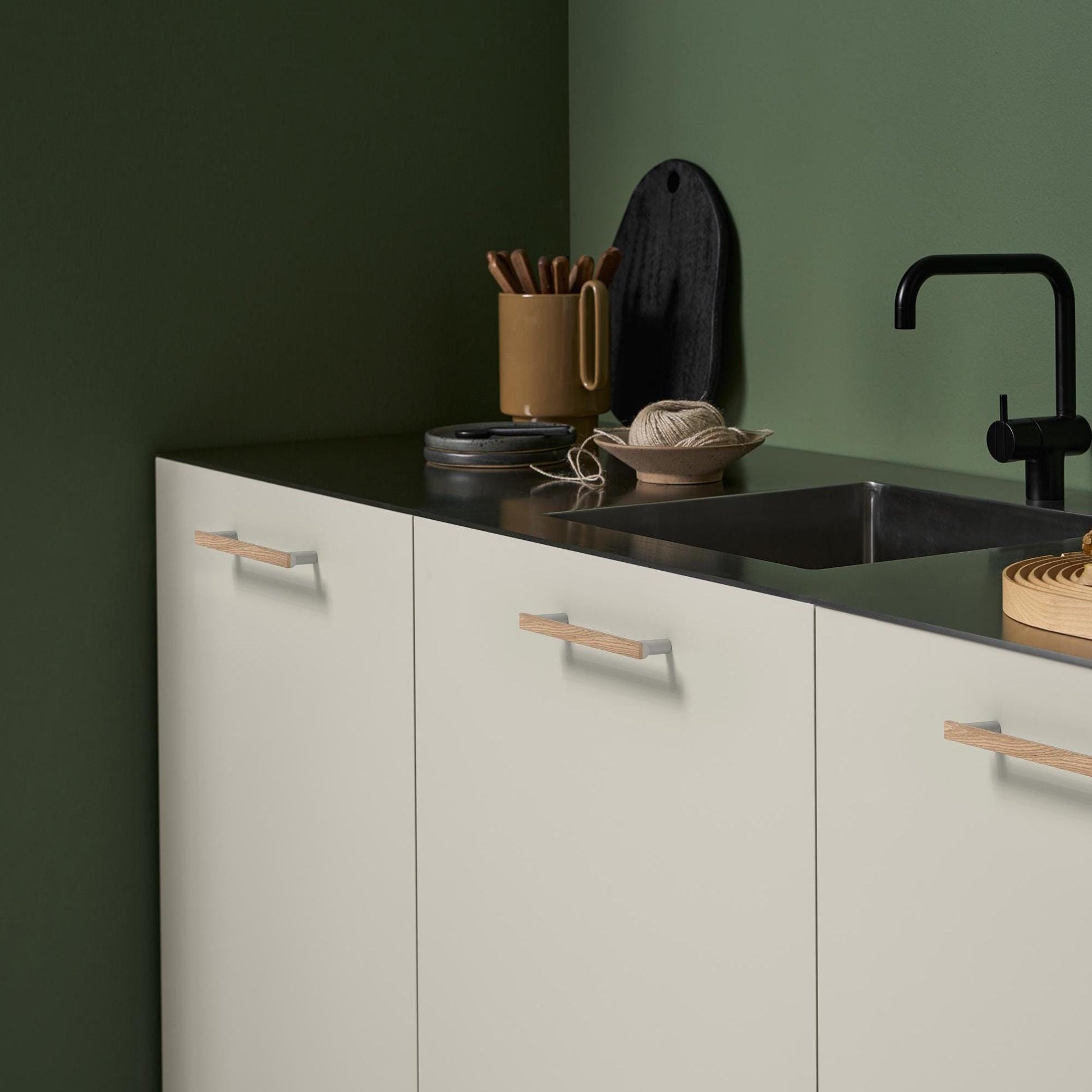 Furnipart Bis Handle & Round Knob Lacquered Oak Matt White 160mm