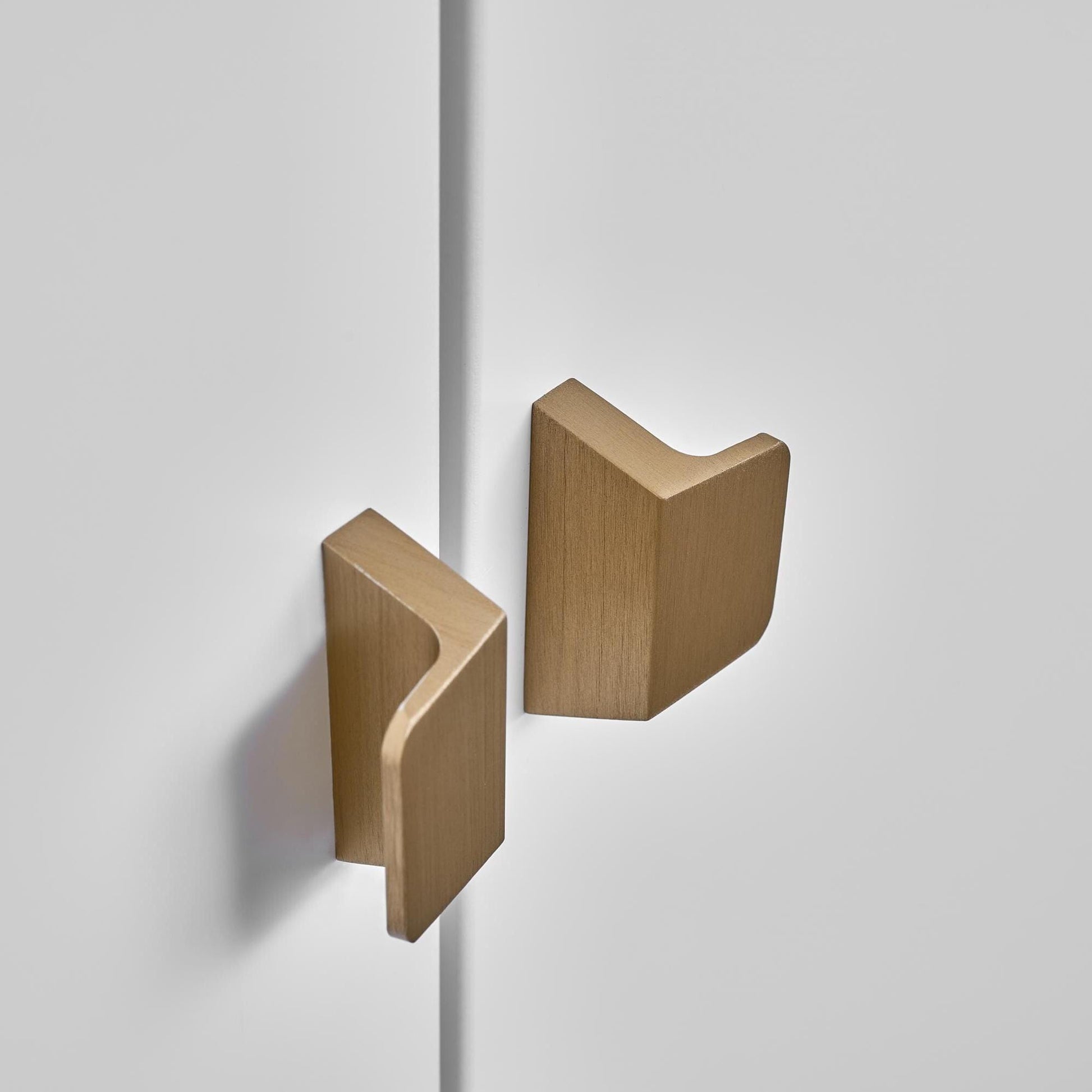 Furnipart Envelope Brushed Brass Handle & Knob 50mm 200mm