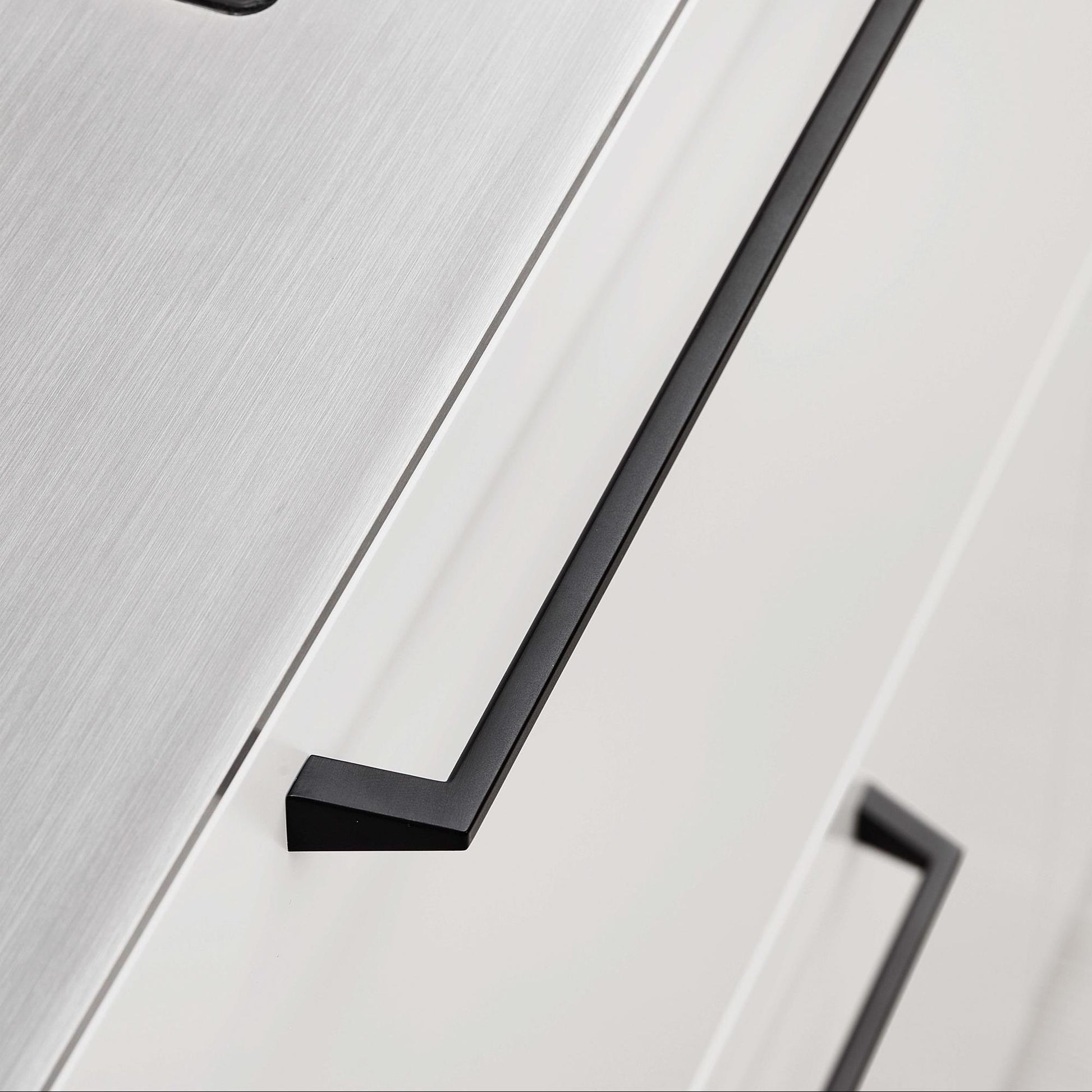 Furnipart Pyramid Matt Black Handle 160mm & 320mm