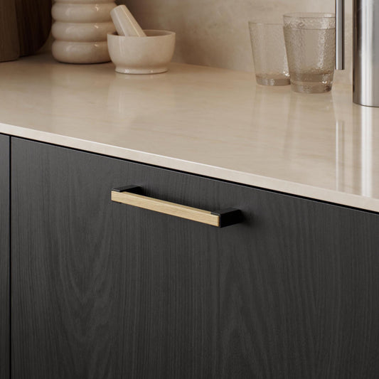 Furnipart Segment Clear Lacquered Oak Matt Black Wood Handle 160mm & T-Knob