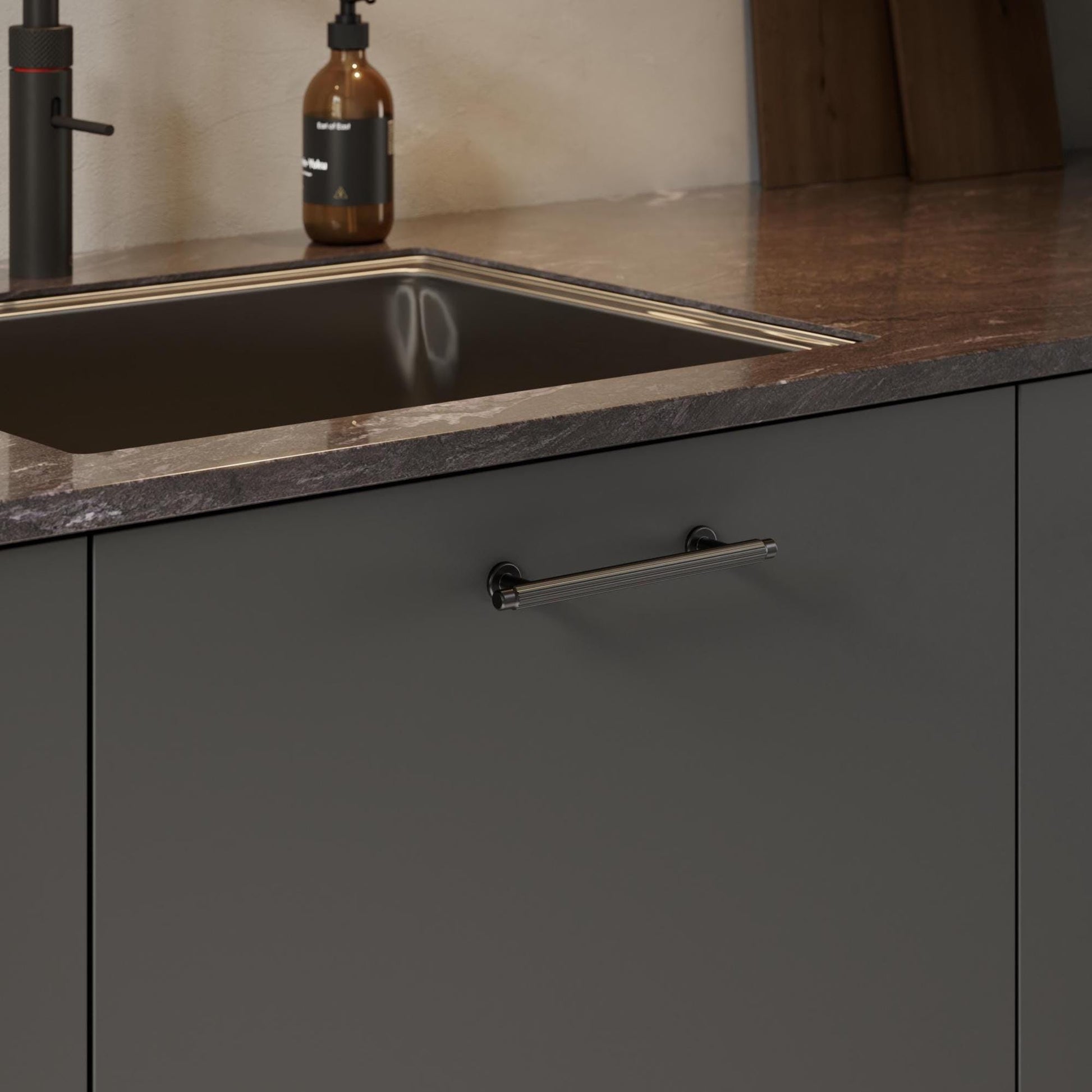 Furnipart Villa Fluted Handle & Knob Gun Metal 128mm 192mm Round Knob T- Knob