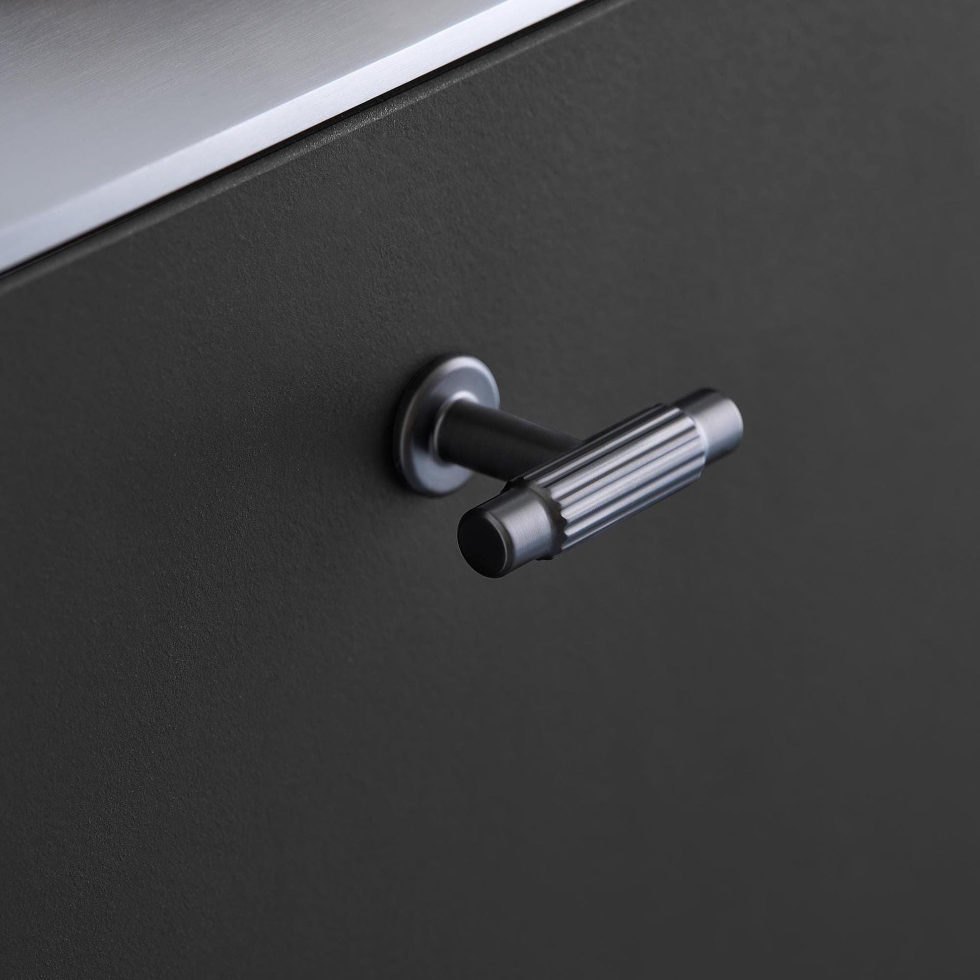 Furnipart Villa Fluted Handle & Knob Gun Metal 128mm 192mm Round Knob T- Knob