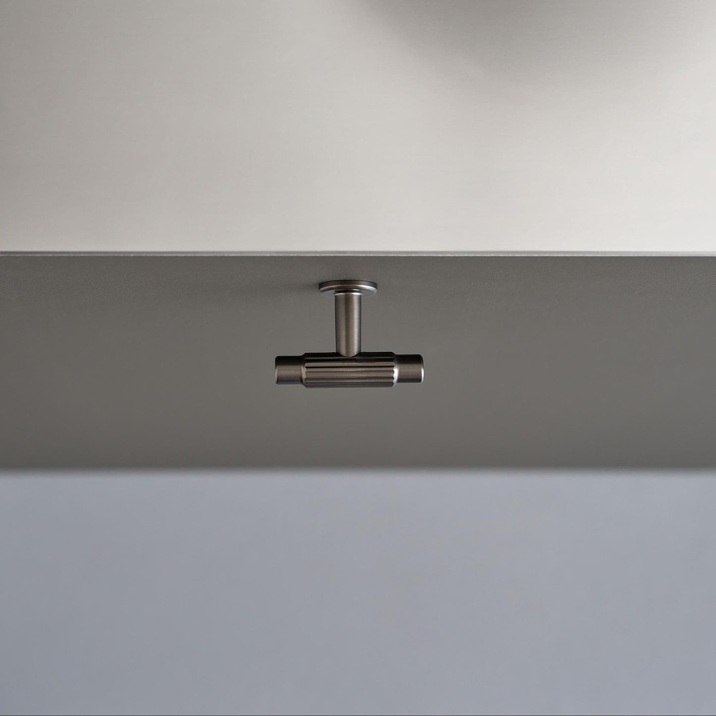 Furnipart Villa Fluted Handle & Knob Gun Metal 128mm 192mm Round Knob T- Knob