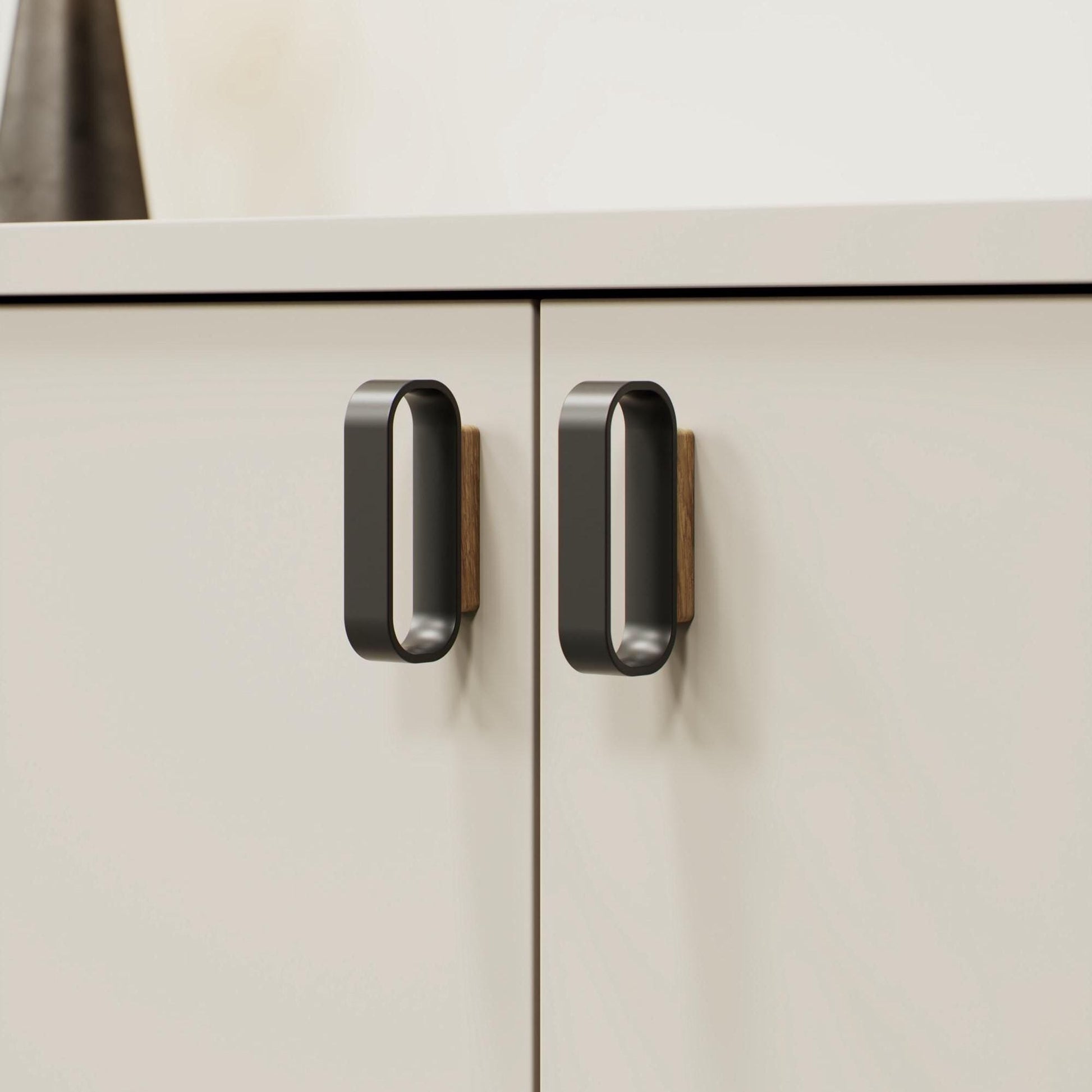 Furnipart Race Clear Lacquered Oak & Matt Black Wood Handle 32mm 96mm