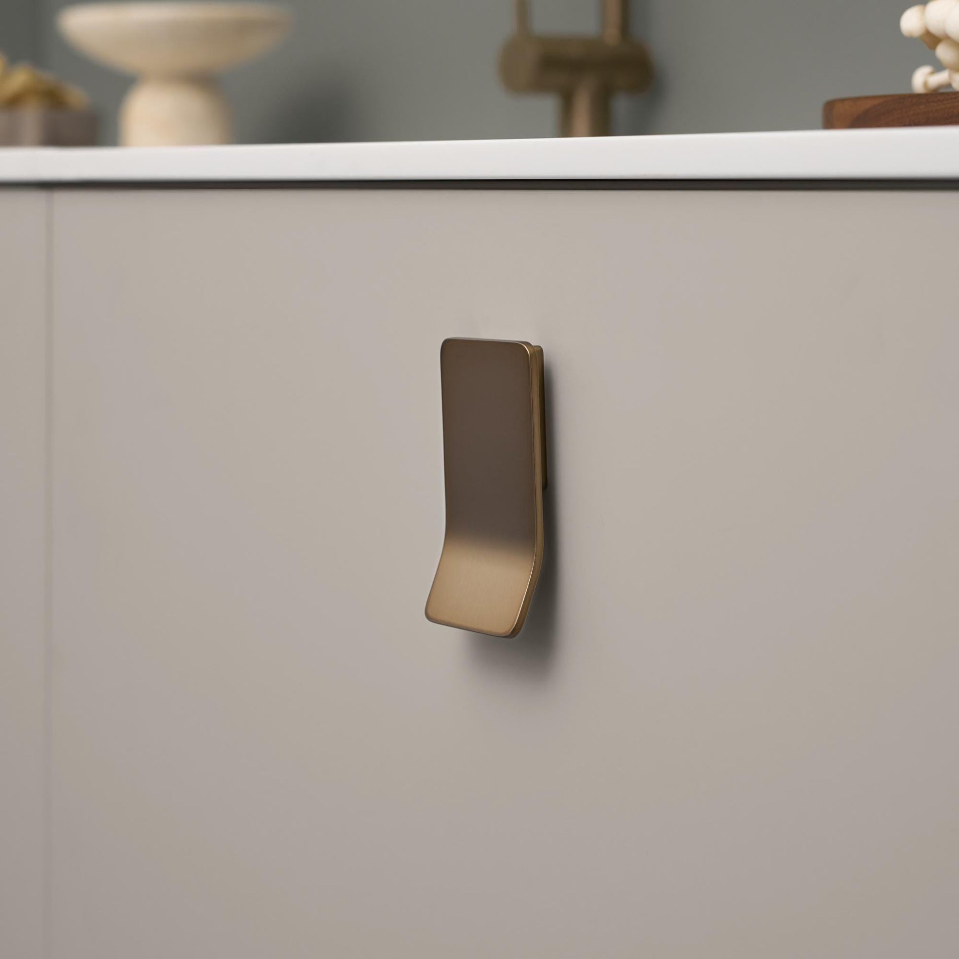 Furnipart Leaf Horizontal & Vertical Brushed Brass