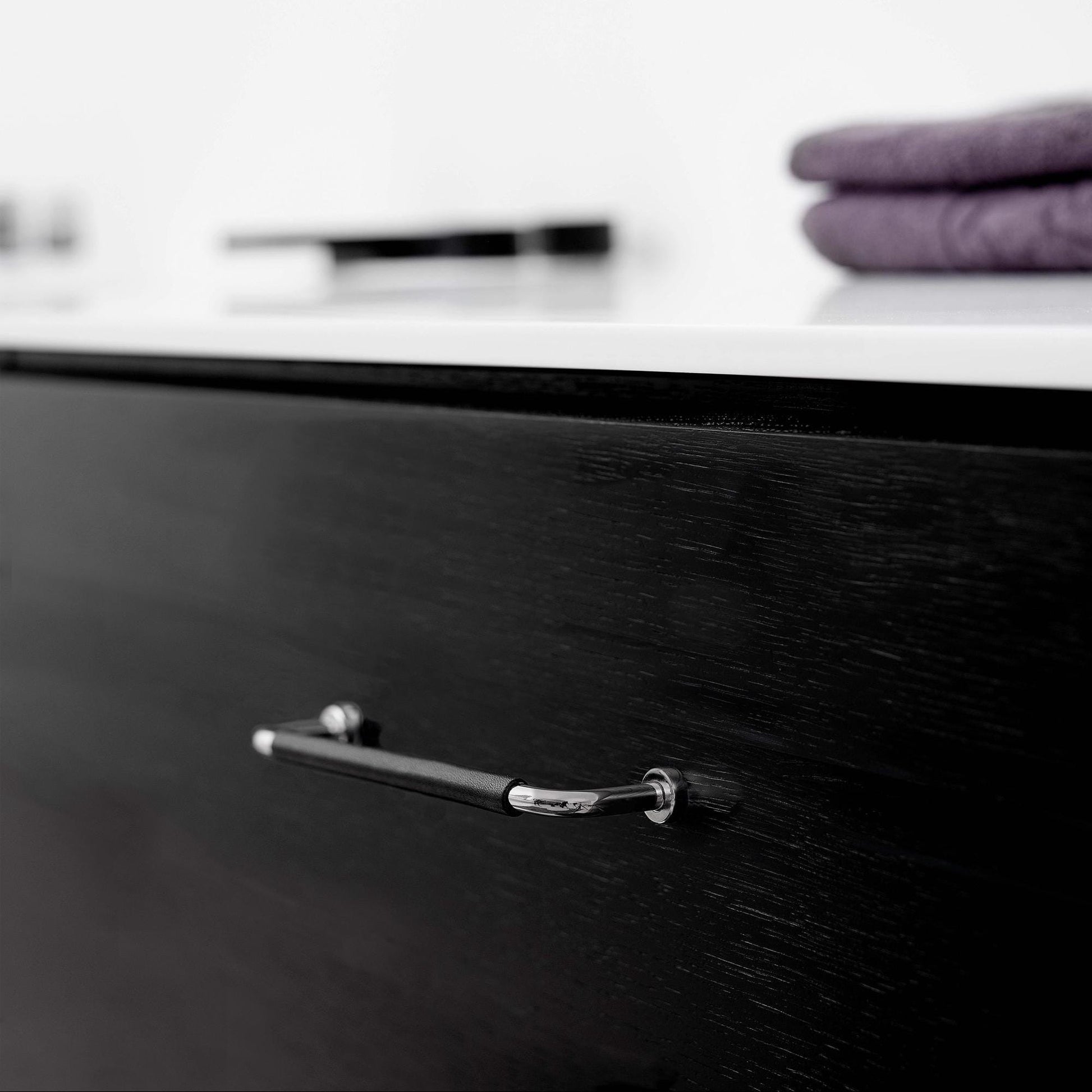 Furnipart Lounge Handle Black Leather/Mirror Polished 160mm